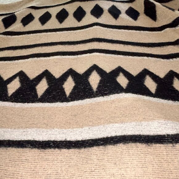 Lucky Brand Aztec Print Sweater Knit Poncho - Picture 5 of 9